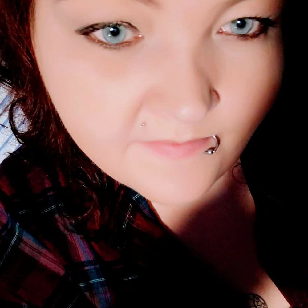 Meet your Posher, Adeena